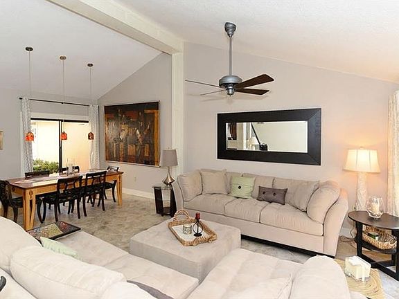 3rd image of 4623 Oak Hollow Dr #13