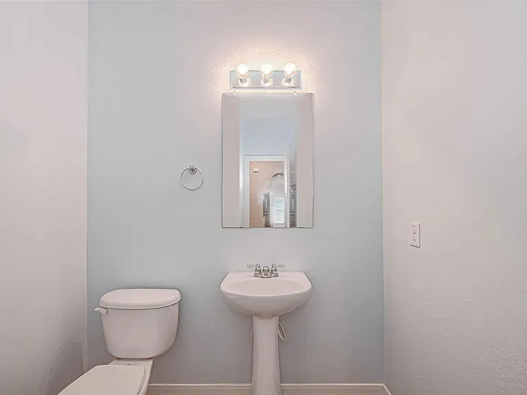 2815 Mustang Hill Ln — Photo 21