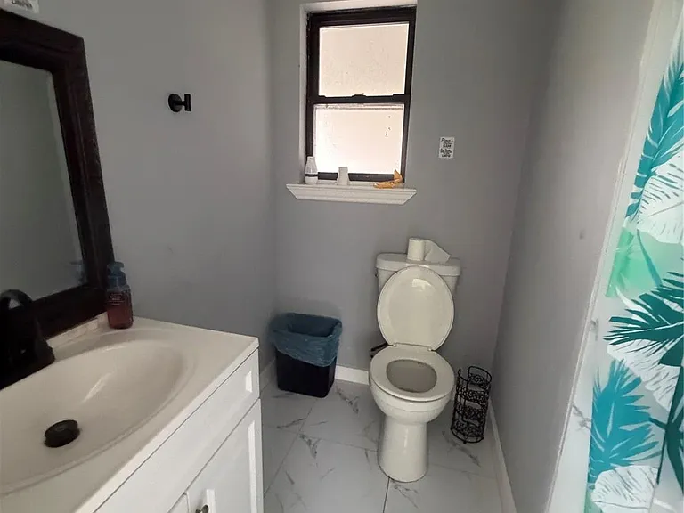 143 Hollyvale Dr — Photo 7