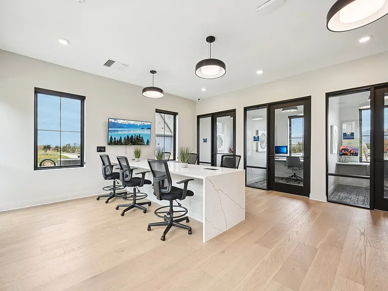 The Garrison Luxury Apartments — Photo 35