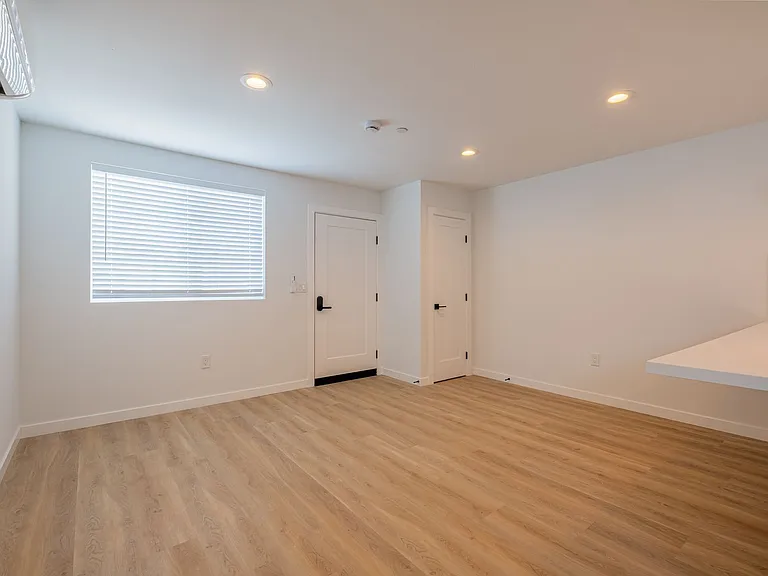 Pullman Lane Residences — Photo 56