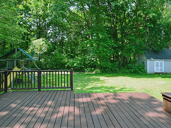 5th image of 8000 Aileen Dr