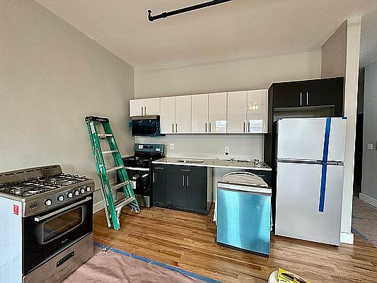5th image of 1135 Myrtle Ave #3