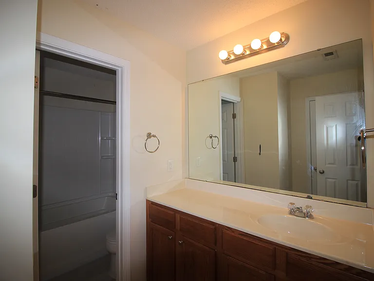 Jack and Jill bathroom shared by the two bedrooms.
