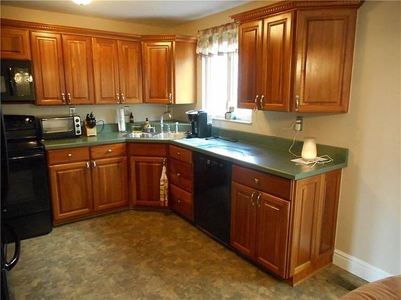 Kitchen: Make memories by passing down those treasured family recipes prepared in this inspirational workspace.