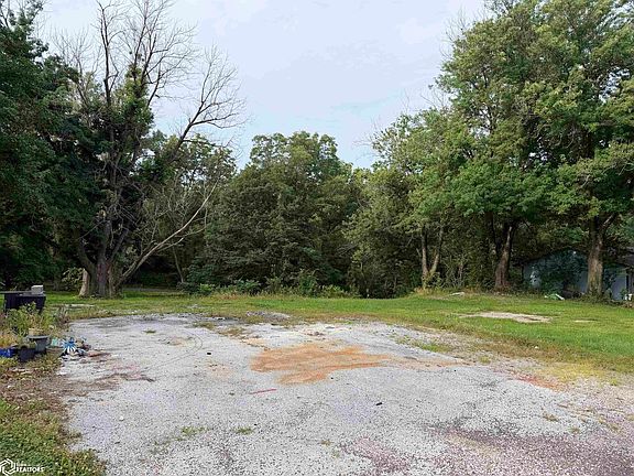 4th image of 4 Hickory Ln