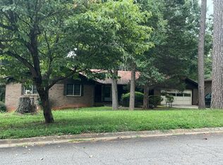 880 Strawberry Dr, Ellenwood, GA 30294