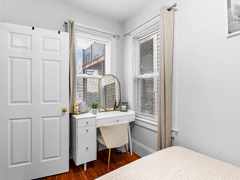 181 W 5th St #2 — Photo 12