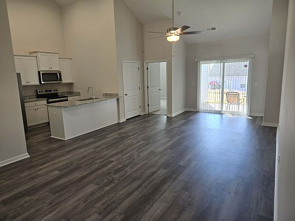 3rd image of 966 Manitou Cir