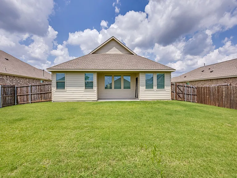 1601 Madison Dr — Photo 24