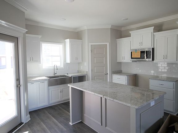 5th image of 3808 Lu Ln