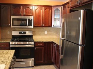 1123 Round Pointe Dr, Haverstraw, NY 10927