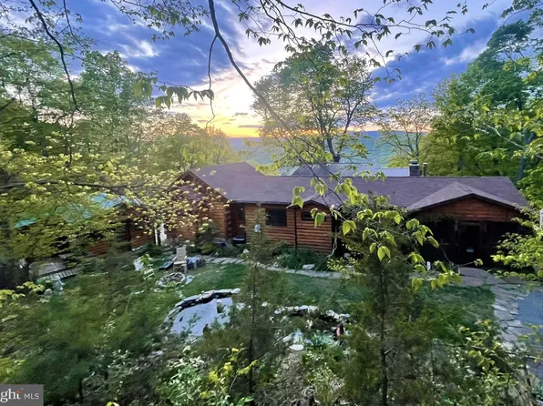 1742 Settlers Valley Way, Lost City, WV 26810