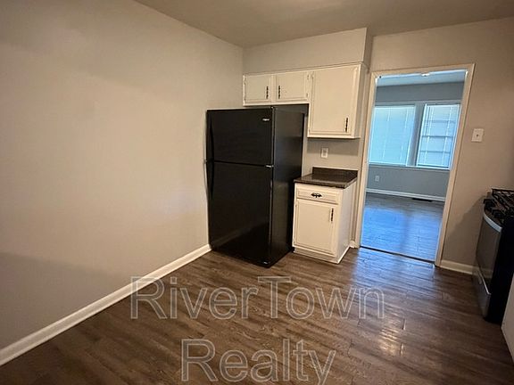 5th image of 3358 Parham St