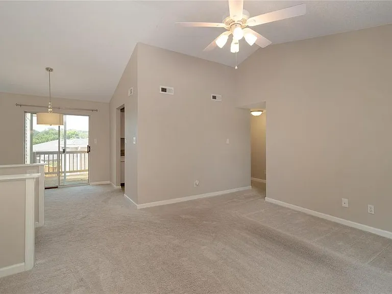 1503 E Swan Cir — Photo 8
