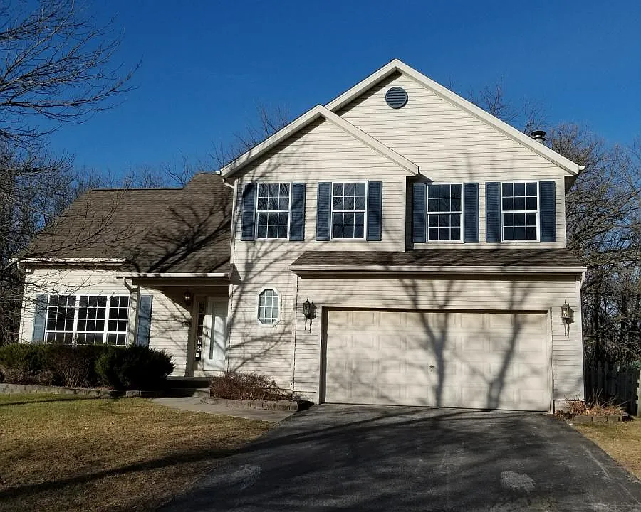 1628 Fox Trail Dr NE