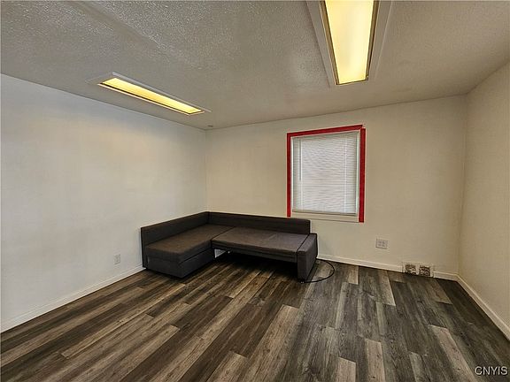 3rd image of 324-326 James St