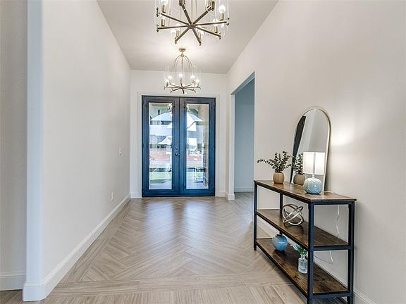 2nd image of 948 Dorsi Cir