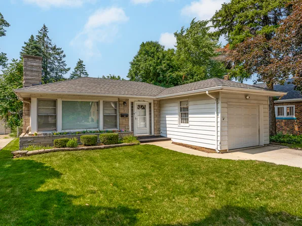 909 Manor Ct, Joliet, IL 60436