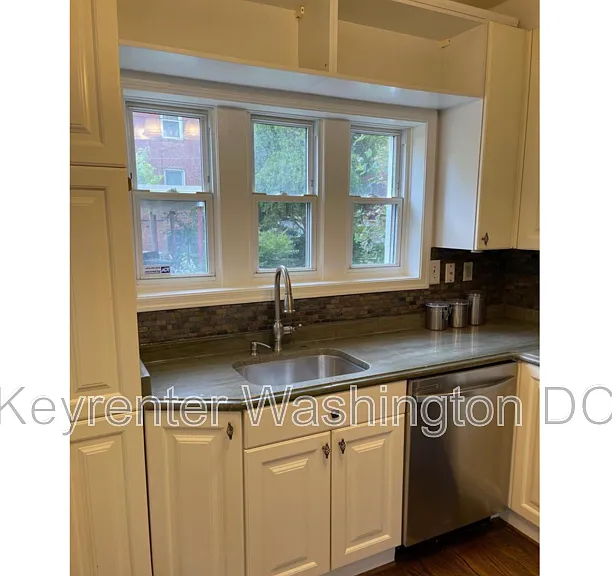 242 Emerson St NW #NW — Photo 3