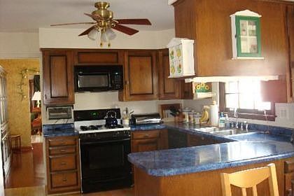 5th image of 827 Forest Ave #X