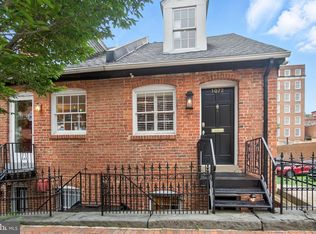 1072 30th St NW, Washington, DC 20007