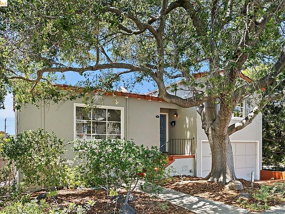3rd image of 211 San Carlos Ave