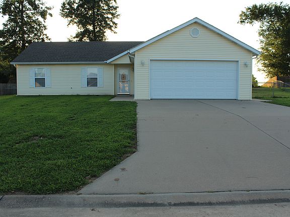 2nd image of 105 Catalina Dr