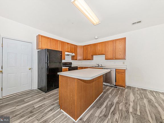 5th image of 212 Brynwood St