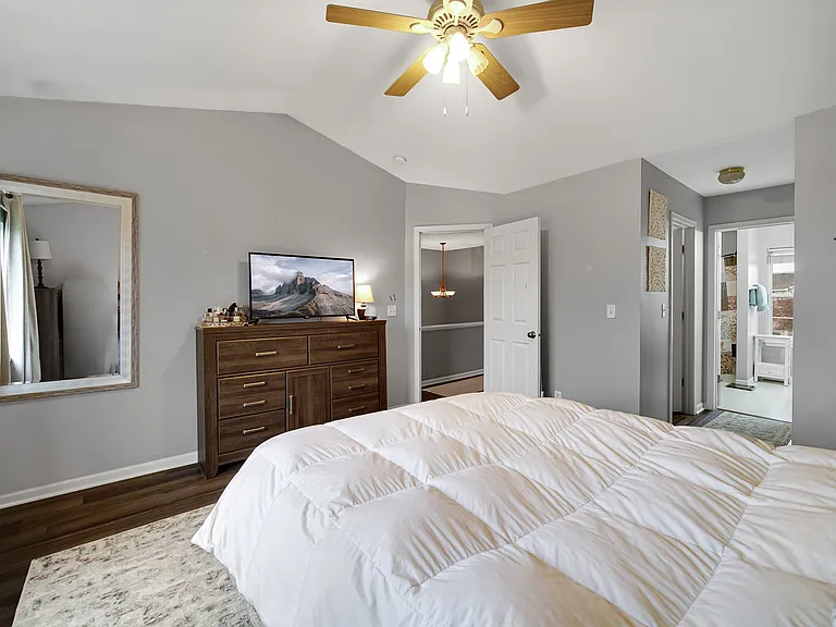 1882 N Wentworth Cir — Photo 21