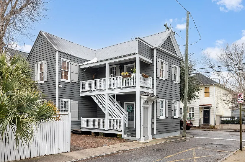 29 Sires St #A