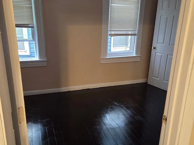 33 Springdale Ave — Photo 11