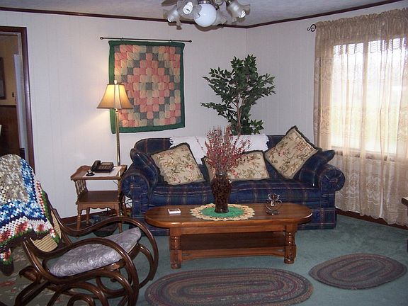 Spacious living room