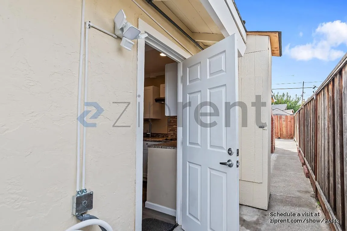 1 bed, 504 sqft, $1,999 — Photo 4