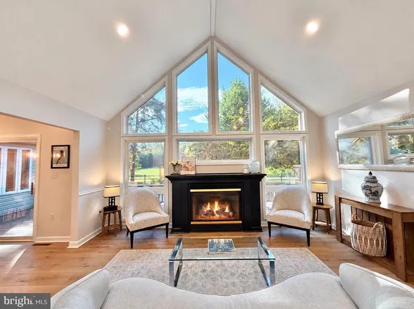 398 Peace Pipe Ln, Hedgesville, WV 25427