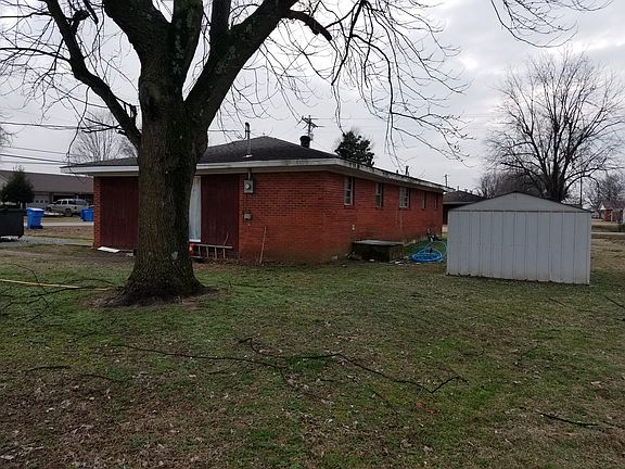 2nd image of 700 Lee Dr