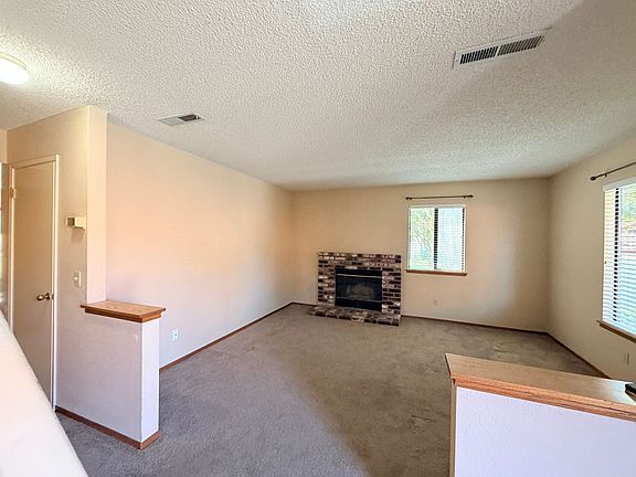 4th image of 468 Park Place Dr