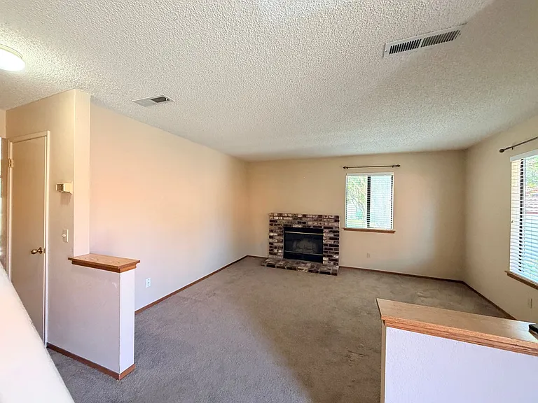468 Park Place Dr — Photo 4