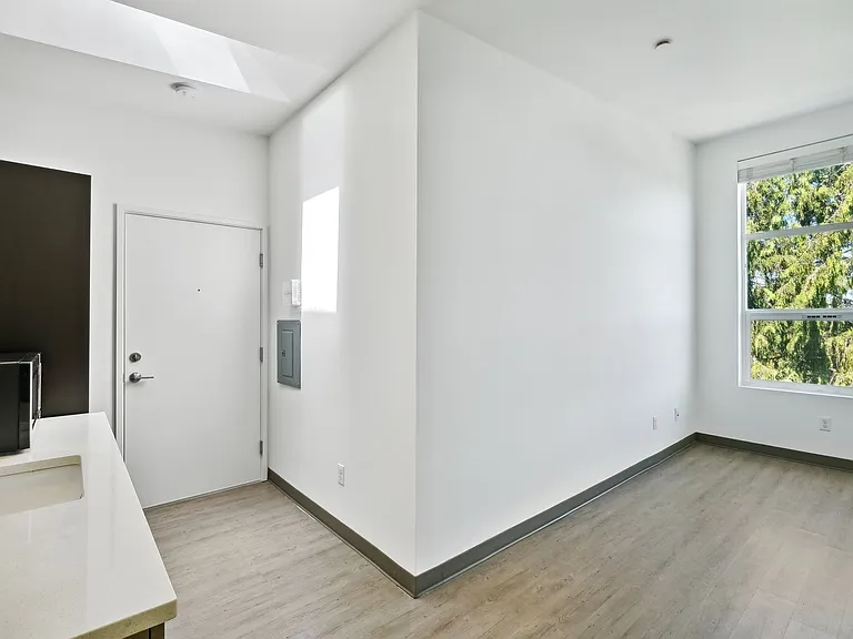 Studio 85th — Photo 16