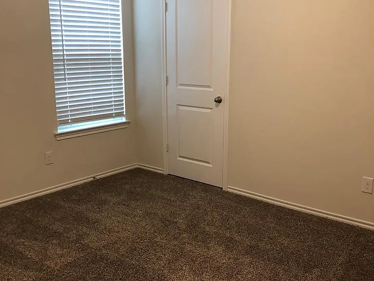 604 Rustic Meadows Trl — Photo 7