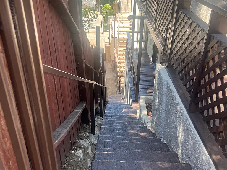 Fredonia Dr — Photo 3