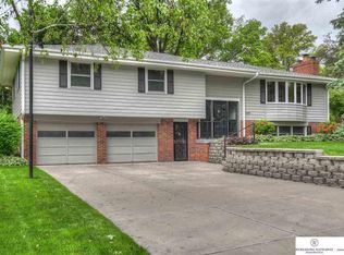 12405 Pinewood Dr, Omaha, NE 68144