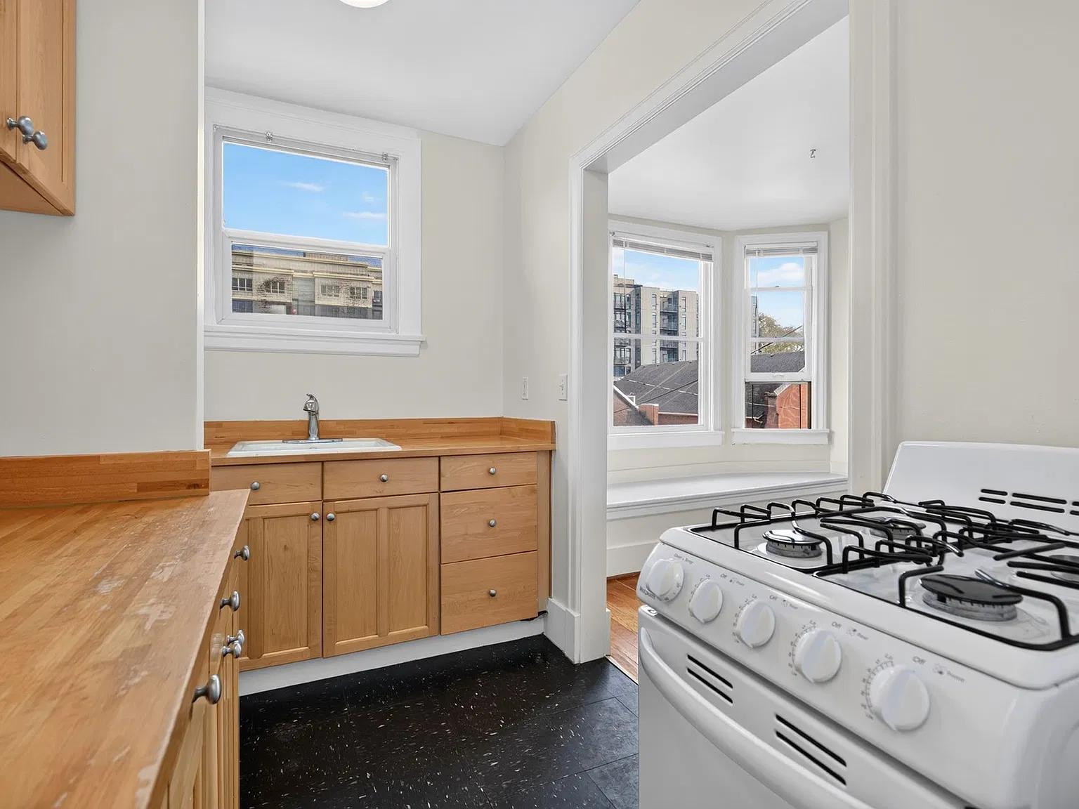 Chester Apartments — Photo 3