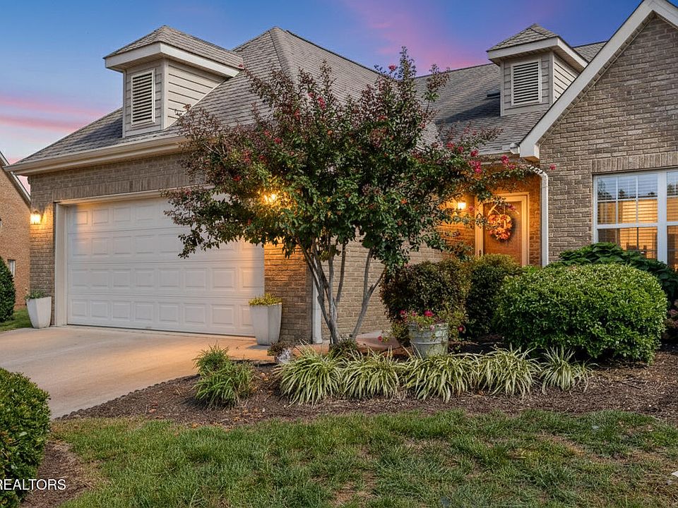 1st image of 591 Glenview Cir