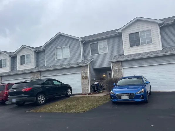 1821 Waters Edge Dr, Minooka, IL 60447