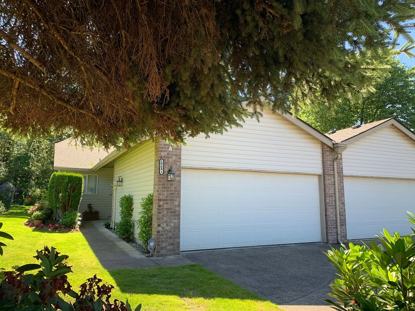 2 Bed 2 Bath Summerwood Village Condo! Move In Special! — Photo 4