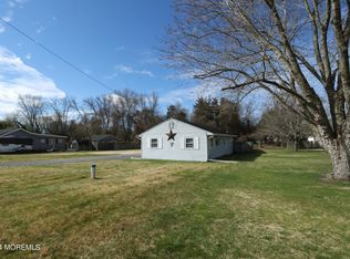 30 Walnut St, Little Egg Harbor, NJ 08087