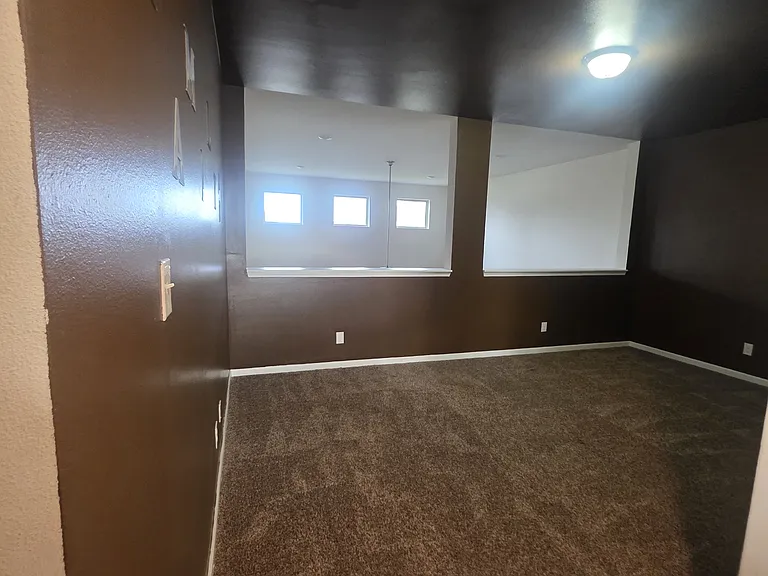 1393 Shipyard Dr — Photo 32