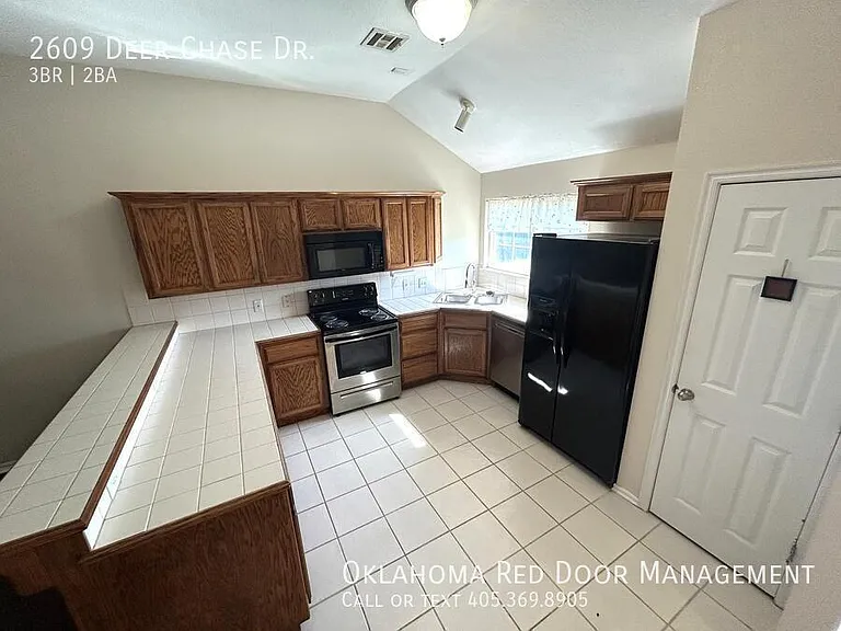 2609 Deer Chase Dr — Photo 3