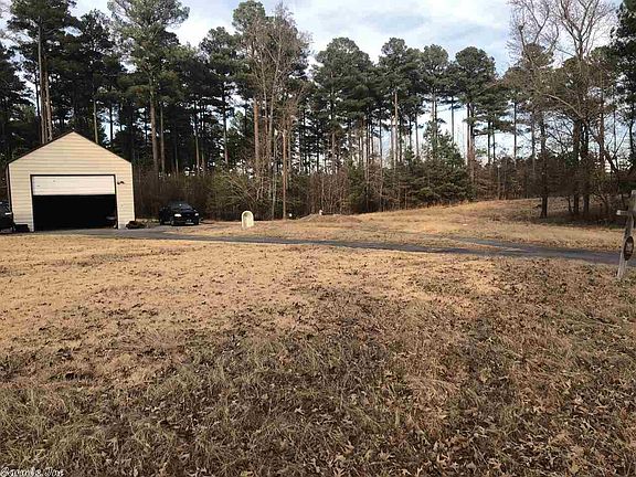 2nd image of 300 Sycamore Ln